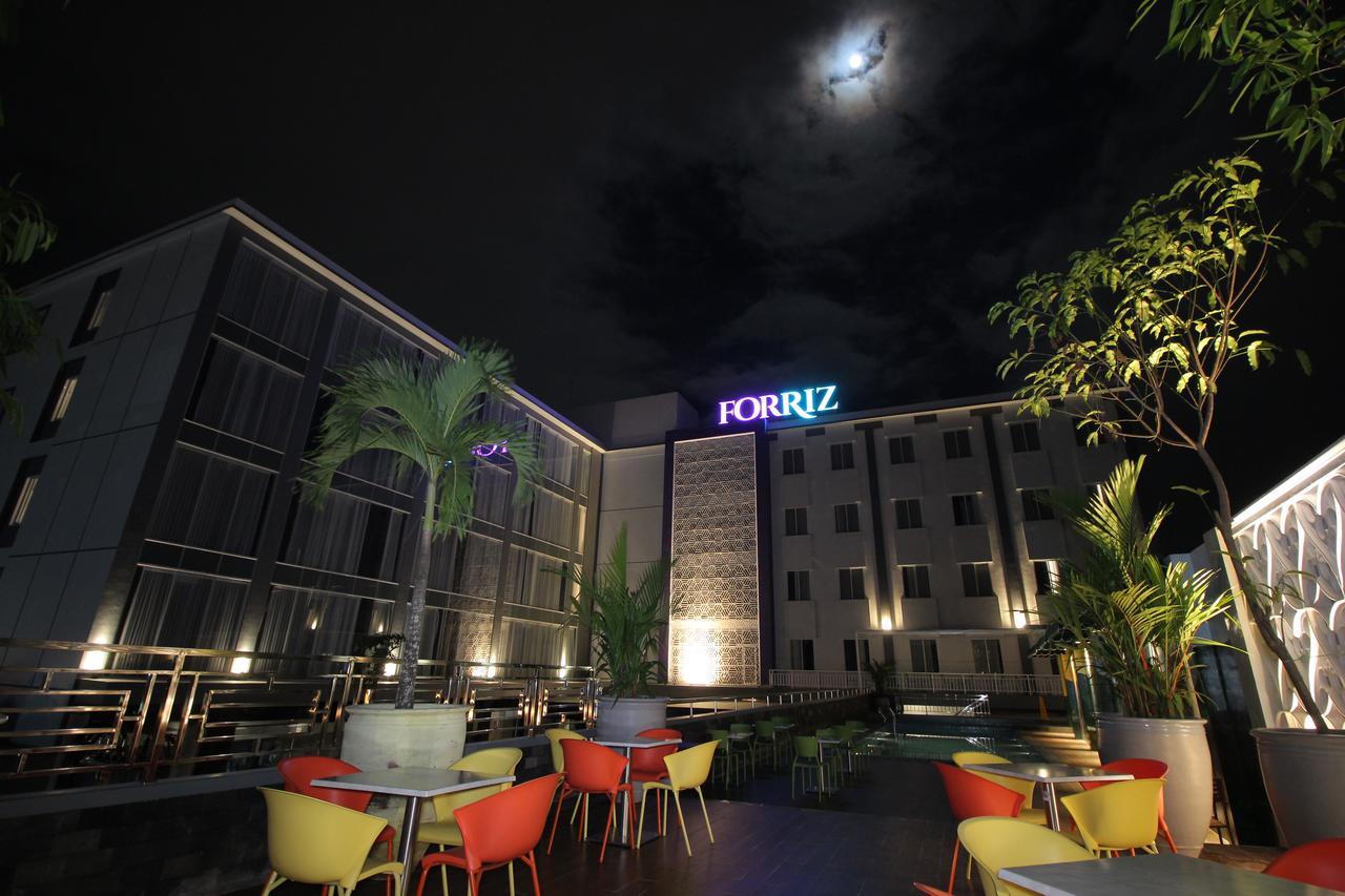 Forriz Hotel Γιογκιακάρτα Εξωτερικό φωτογραφία