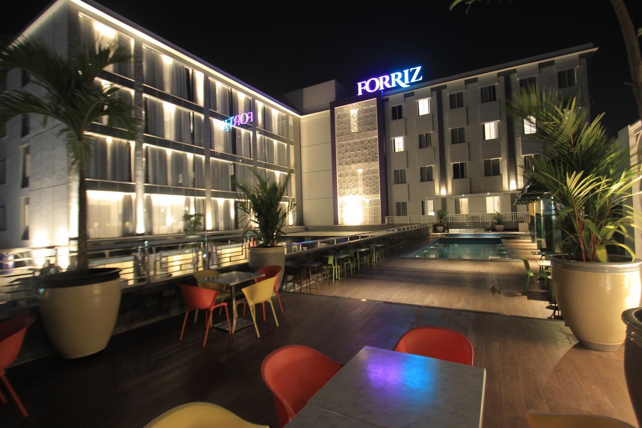Forriz Hotel Γιογκιακάρτα Εξωτερικό φωτογραφία