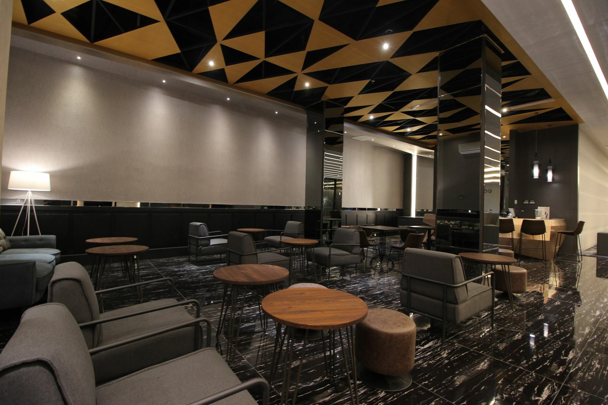 Forriz Hotel Γιογκιακάρτα Εξωτερικό φωτογραφία