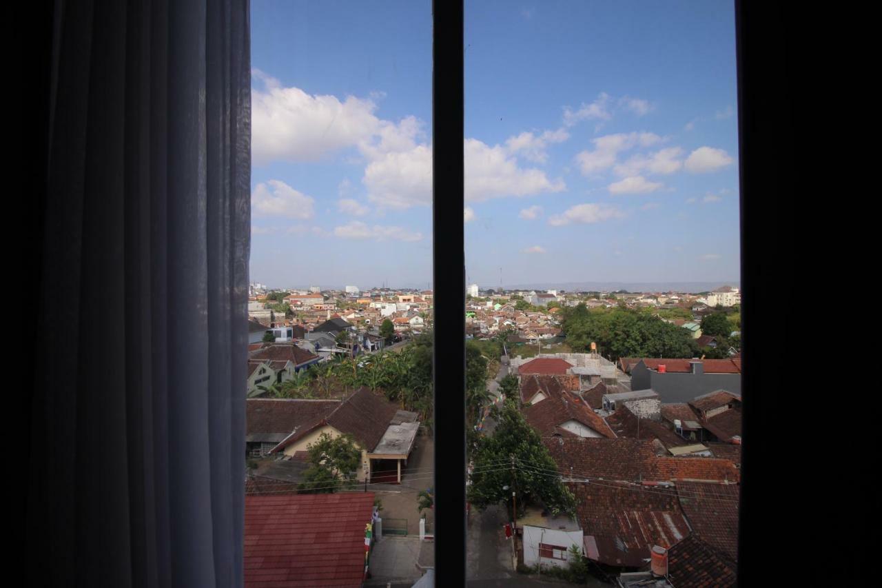 Forriz Hotel Γιογκιακάρτα Εξωτερικό φωτογραφία